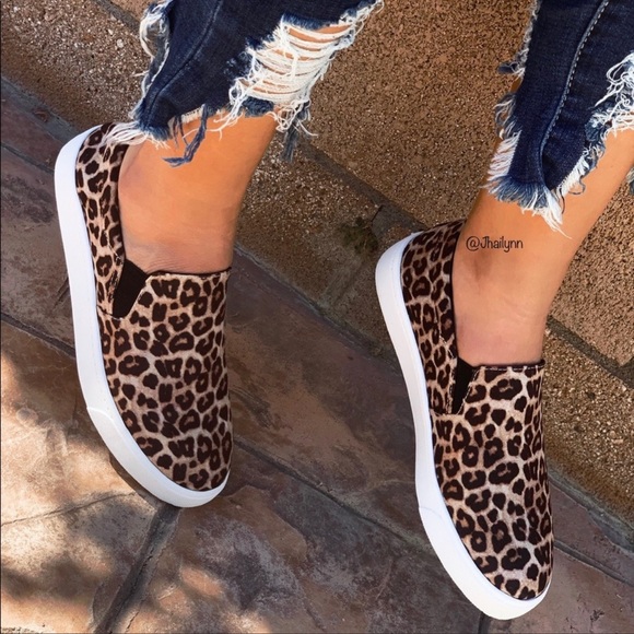 HP 🥳 Leopard Canvas slip on W/Memory foam insert - Picture 3 of 14